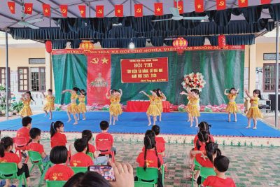 SÂN CHƠI TRÍ TUỆ BỔ ÍCH – HỘI THI “TÌM KIẾM TÀI NĂNG CỜ VUA NHÍ” TRƯỜNG MẦM NON KHÁNH THÀNH